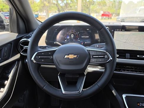 New 2026 Chevrolet Equinox LT w/ Convenience Package II FWD image 15