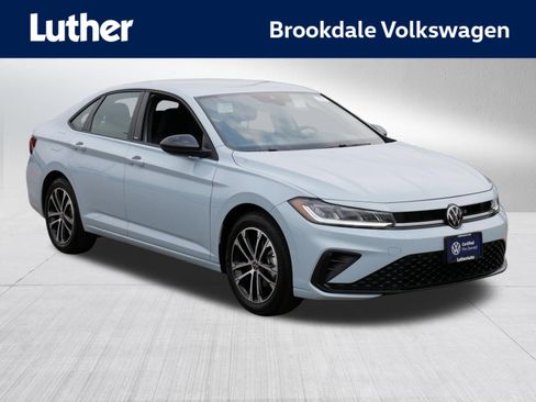 Used 2025 Volkswagen Jetta Sport FWD image 1