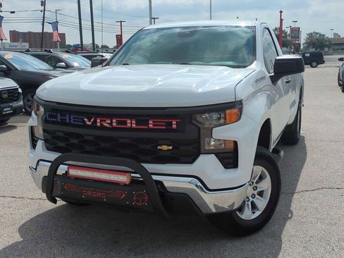 Used 2022 Chevrolet Silverado 1500 W/T RWD image 1