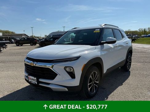 Used 2024 Chevrolet TrailBlazer LT w/ Driver Confidence Package image 12
