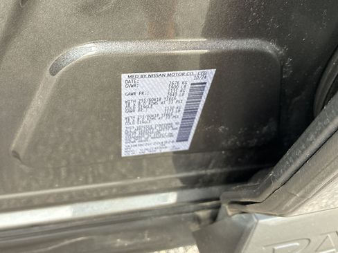 Used 2025 Nissan Pathfinder SV AWD/4WD image 31