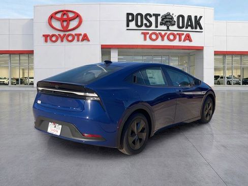 New 2026 Toyota Prius Plug-In Hybrid FWD image 7