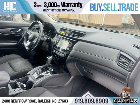 Used 2018 Nissan Rogue SV image 12