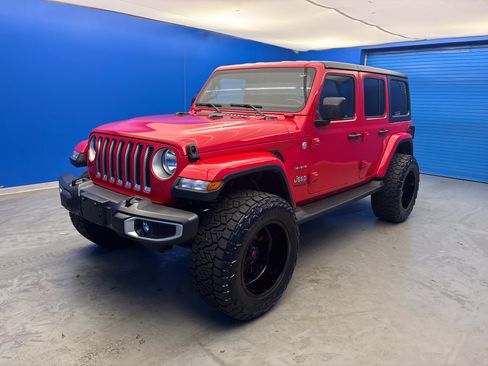Used 2020 Jeep Wrangler Unlimited Sahara AWD/4WD image 4