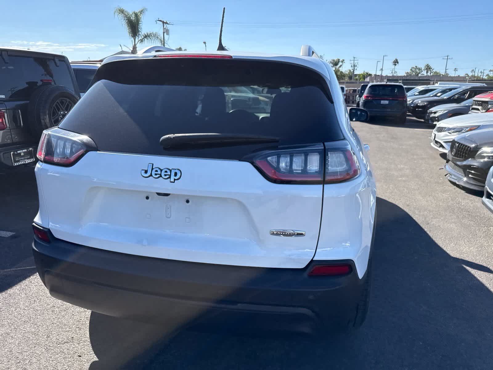 Used 2019 Jeep Cherokee Latitude Plus FWD image 14