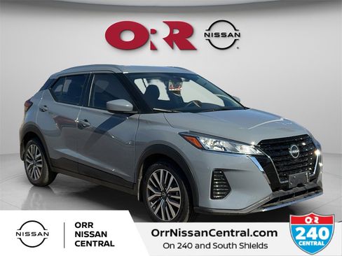 Used 2024 Nissan Kicks SV image 3