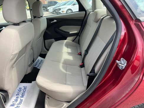 Used 2016 Ford Focus SE w/ SE Cold Weather Package FWD image 16