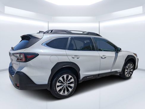 Certified 2025 Subaru Outback Limited image 3