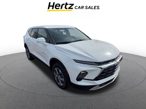 Used 2025 Chevrolet Blazer LT image 1