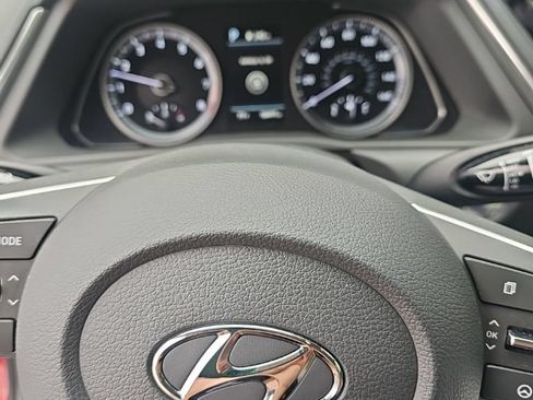 Used 2023 Hyundai Sonata SEL w/ Preferred Accessory Package FWD image 10