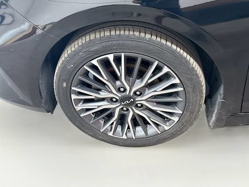 Used 2023 Kia Forte GT-Line w/ GT-Line Premium Package FWD image 32