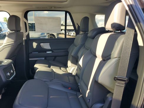 New 2025 Ford Expedition Active image 11