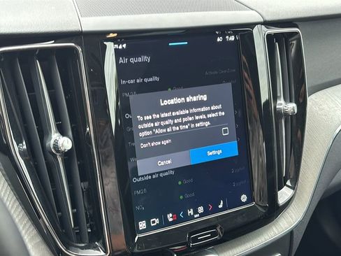 Certified 2025 Volvo XC60 B5 Plus AWD/4WD image 18