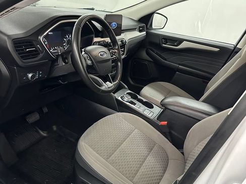 Used 2022 Ford Escape SE w/ SE Sport Appearance Package AWD/4WD image 10