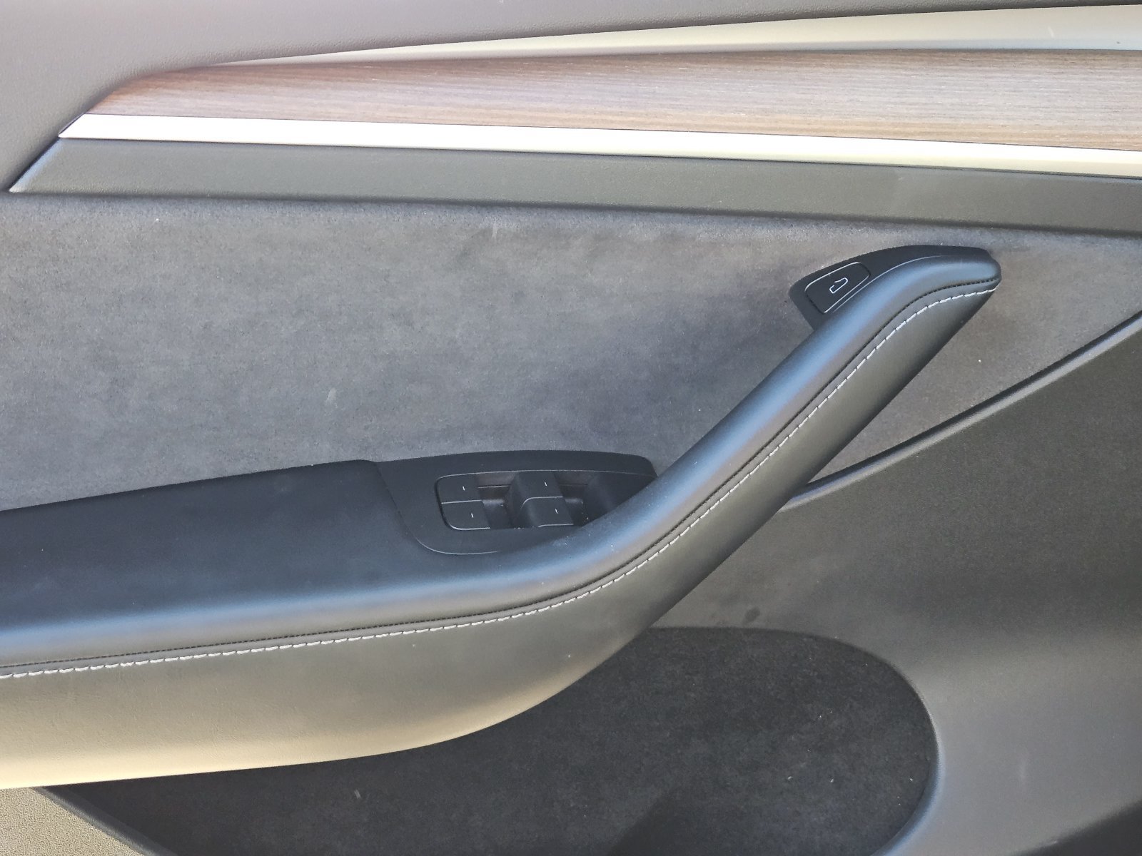 Used 2023 Tesla Model Y Long Range AWD/4WD image 26