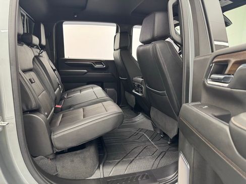 Used 2024 Chevrolet Silverado 2500 High Country w/ Technology Package image 37