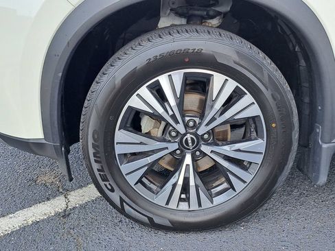 Used 2023 Nissan Rogue SV FWD image 16