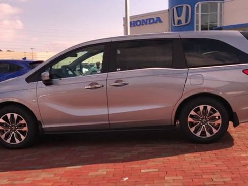 Used 2021 Honda Odyssey EX-L image 5