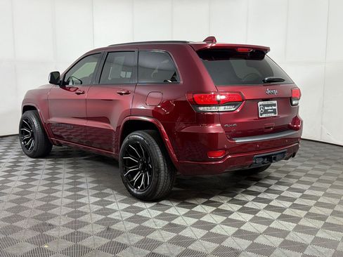 Used 2021 Jeep Grand Cherokee Limited AWD/4WD image 3