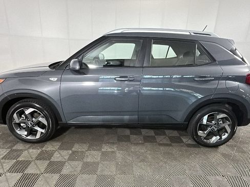 Used 2026 Hyundai Venue SEL FWD image 7
