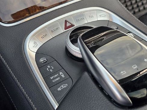 Used 2015 Mercedes-Benz S 550 Sedan image 32