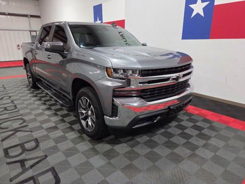 Used 2019 Chevrolet Silverado 1500 LT w/ Texas Edition image 16