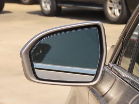 Used 2019 Lincoln MKC Reserve w/ MKC Climate Package FWD image 17