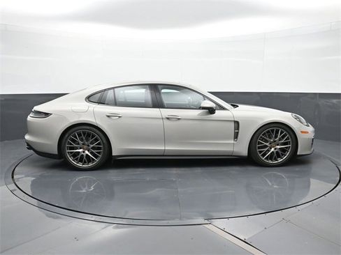 Used 2023 Porsche Panamera 4 Platinum Edition image 24