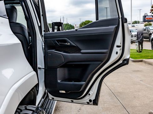 Used 2024 Lexus GX 550 w/ Accessory Package (Z1) AWD/4WD image 40