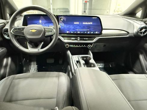 Used 2026 Chevrolet Equinox EV LT w/ Comfort Package FWD image 34