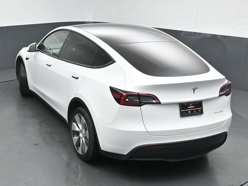 Used 2023 Tesla Model Y Long Range image 44
