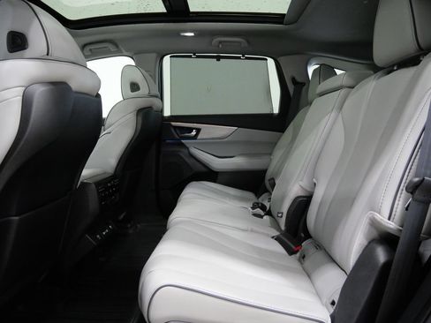 Used 2024 Acura MDX SH-AWD w/ Advance Package image 25