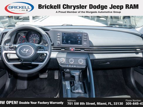 Used 2023 Hyundai Elantra SE FWD image 18