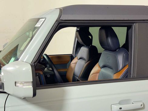Used 2022 Ford Bronco Outer Banks w/ Sasquatch Package AWD/4WD image 28