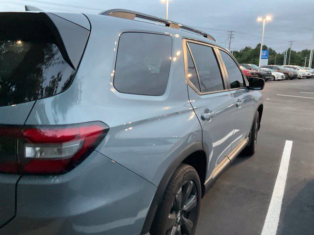 Used 2026 Honda Pilot Sport image 5