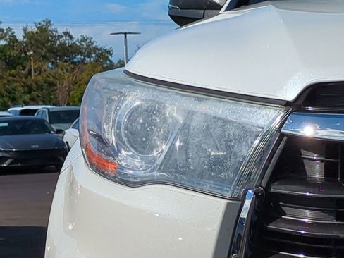 Used 2016 Toyota Highlander Limited image 9
