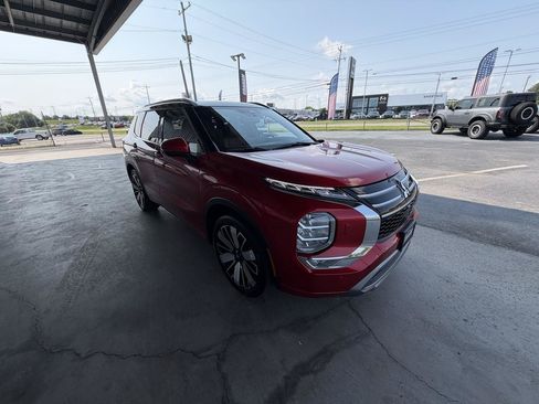 Used 2025 Mitsubishi Outlander SEL AWD/4WD image 3
