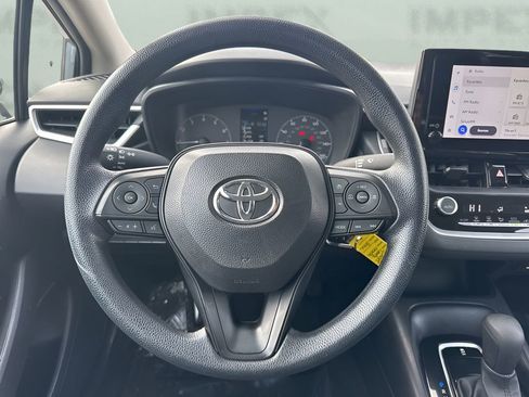 Used 2025 Toyota Corolla LE image 12