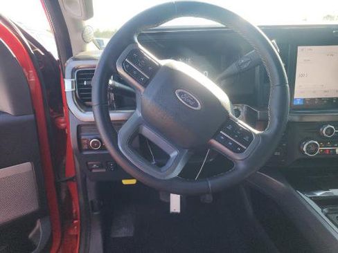 Used 2025 Ford F350 Lariat image 11