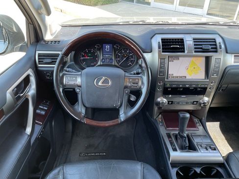 Used 2018 Lexus GX 460 Premium w/ Premium Package AWD/4WD image 5