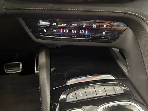 Used 2023 Buick Envision Essence w/ Sport Touring Package AWD/4WD image 21