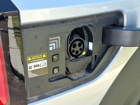 Used 2024 Kia EV9 Light Long Range RWD image 26