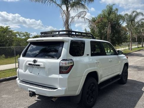 Used 2021 Toyota 4Runner SR5 Premium w/ Moonroof Package AWD/4WD image 3