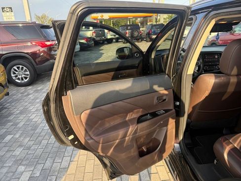Used 2018 Mitsubishi Outlander SEL AWD/4WD image 14