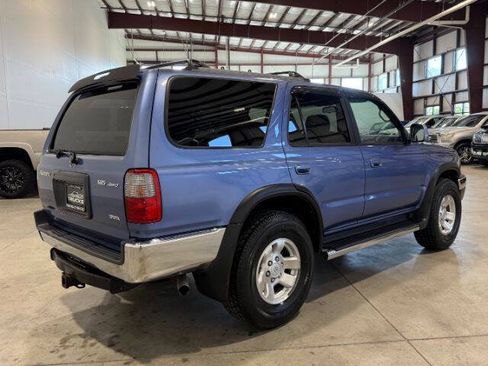Used 2000 Toyota 4Runner SR5 AWD/4WD image 8