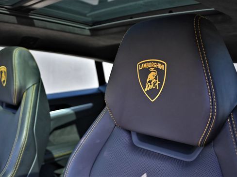 Used 2020 Lamborghini Urus AWD/4WD image 28