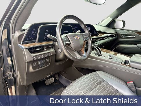 Used 2023 Cadillac Escalade Sport Platinum w/ Heavy-Duty Trailer Package AWD/4WD image 14