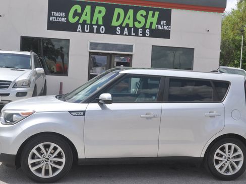 Used 2017 Kia Soul + w/ Primo Package image 6