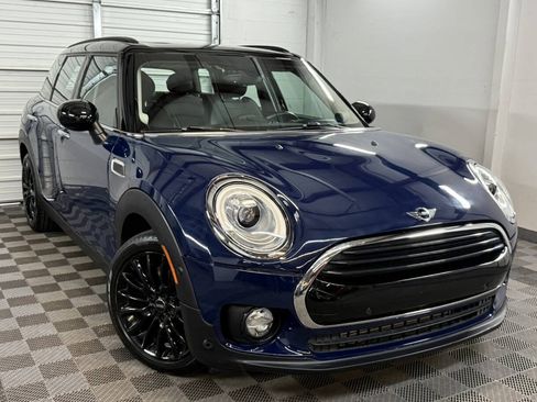 Used 2018 MINI Cooper Clubman FWD image 1