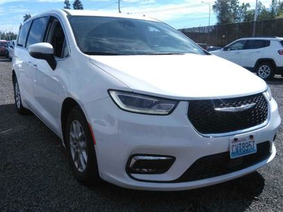 Used 2023 Chrysler Pacifica Touring-L